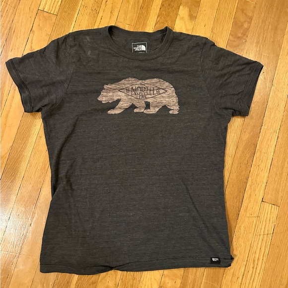 The North Face Heritage Bear Graphic Tee Women’s Large Slim Fit Gray - Picture 1 of 3